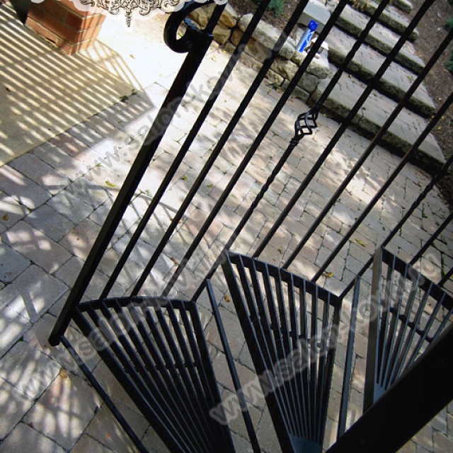 3022